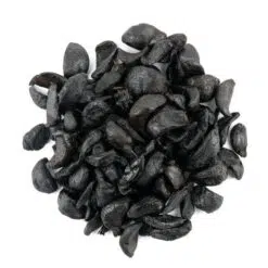 Zwarte knoflook gepeld